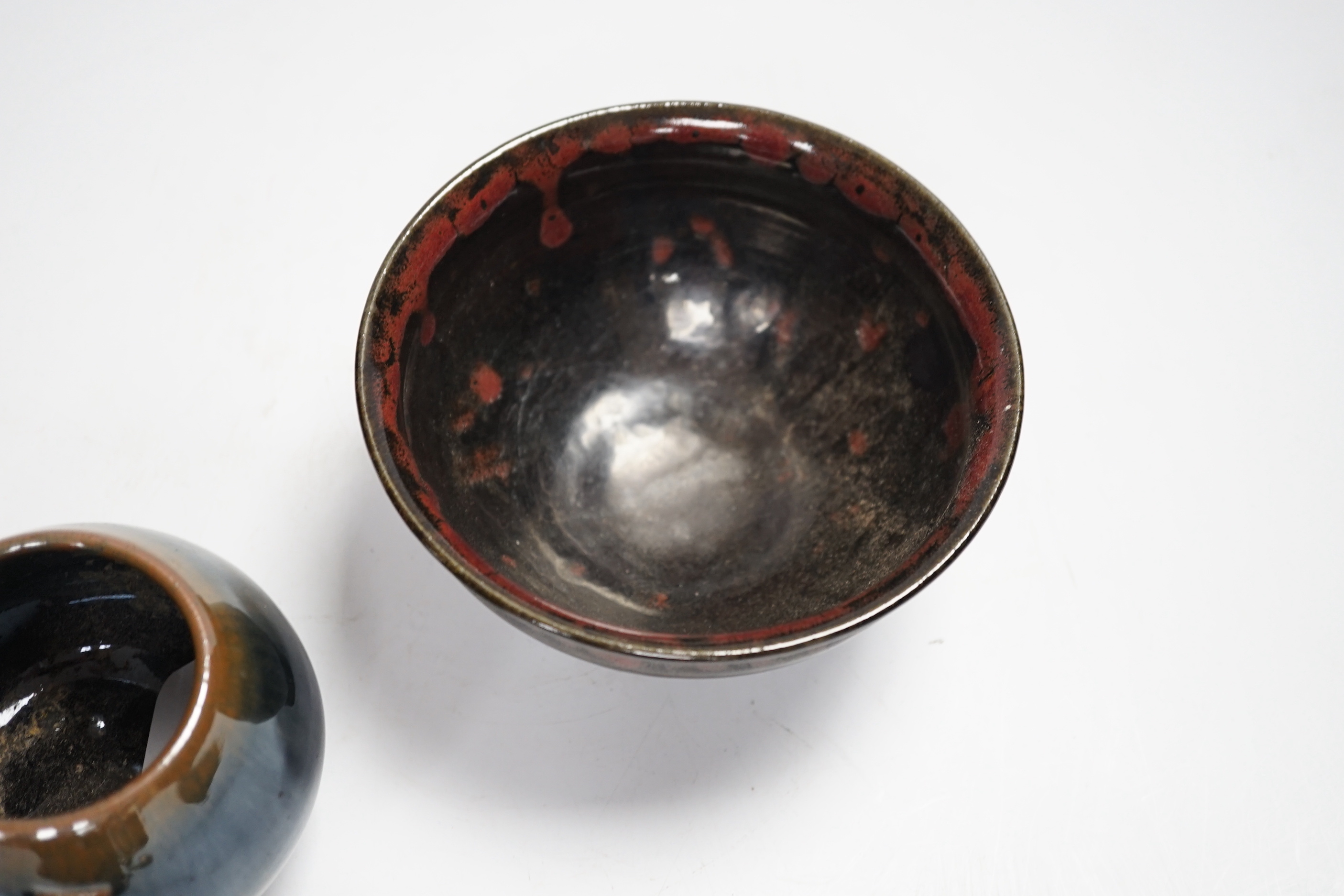 Two Chinese jizhou-style bowls, 7cm